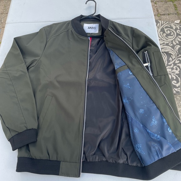 Men's Spring Fall Casual Thin Bomber Jacket Lightweight Sportswear Full-Zip Coat - Picture 3 of 7